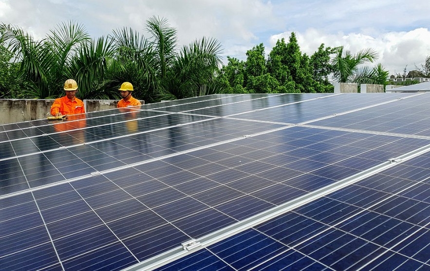 Cơ hội và thách thức trong phát triển điện mặt trời mái nhà