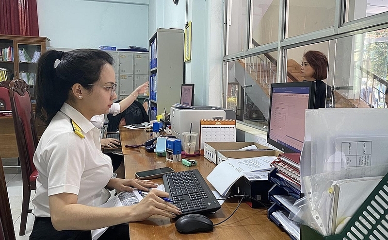 Nộp hồ sơ quyết toán thuế ở cơ quan nào khi đã nghỉ việc để được hoàn thuế?
