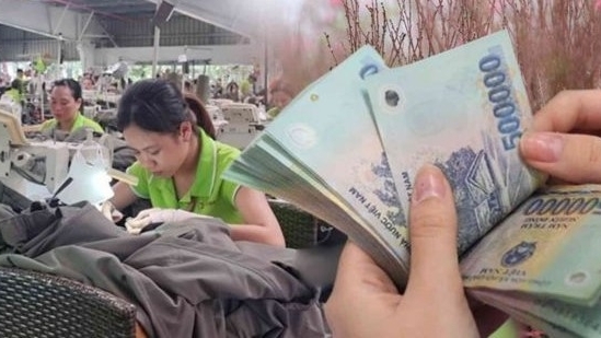 Tiền lương làm thêm ngày nghỉ lễ có được miễn trừ tính thuế thu nhập cá nhân?