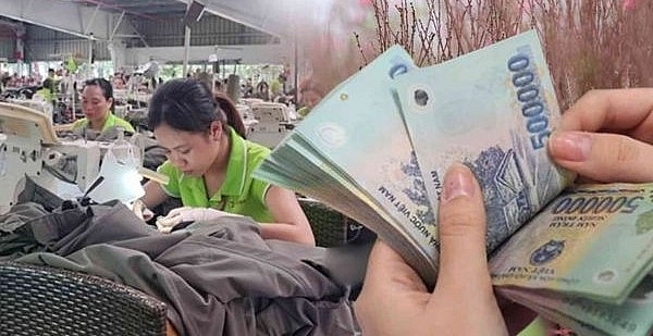 Tiền lương làm thêm ngày nghỉ lễ có được miễn trừ tính thuế thu nhập cá nhân?