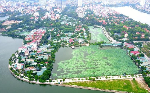 UBND TP Hà Nội yêu cầu không xem xét đối với việc điều chỉnh quy hoạch làm giảm diện tích đất xây dựng các công trình phúc lợi, công viên cây xanh, ao, hồ, công cộng phục vụ dân sinh. Ảnh minh họa.