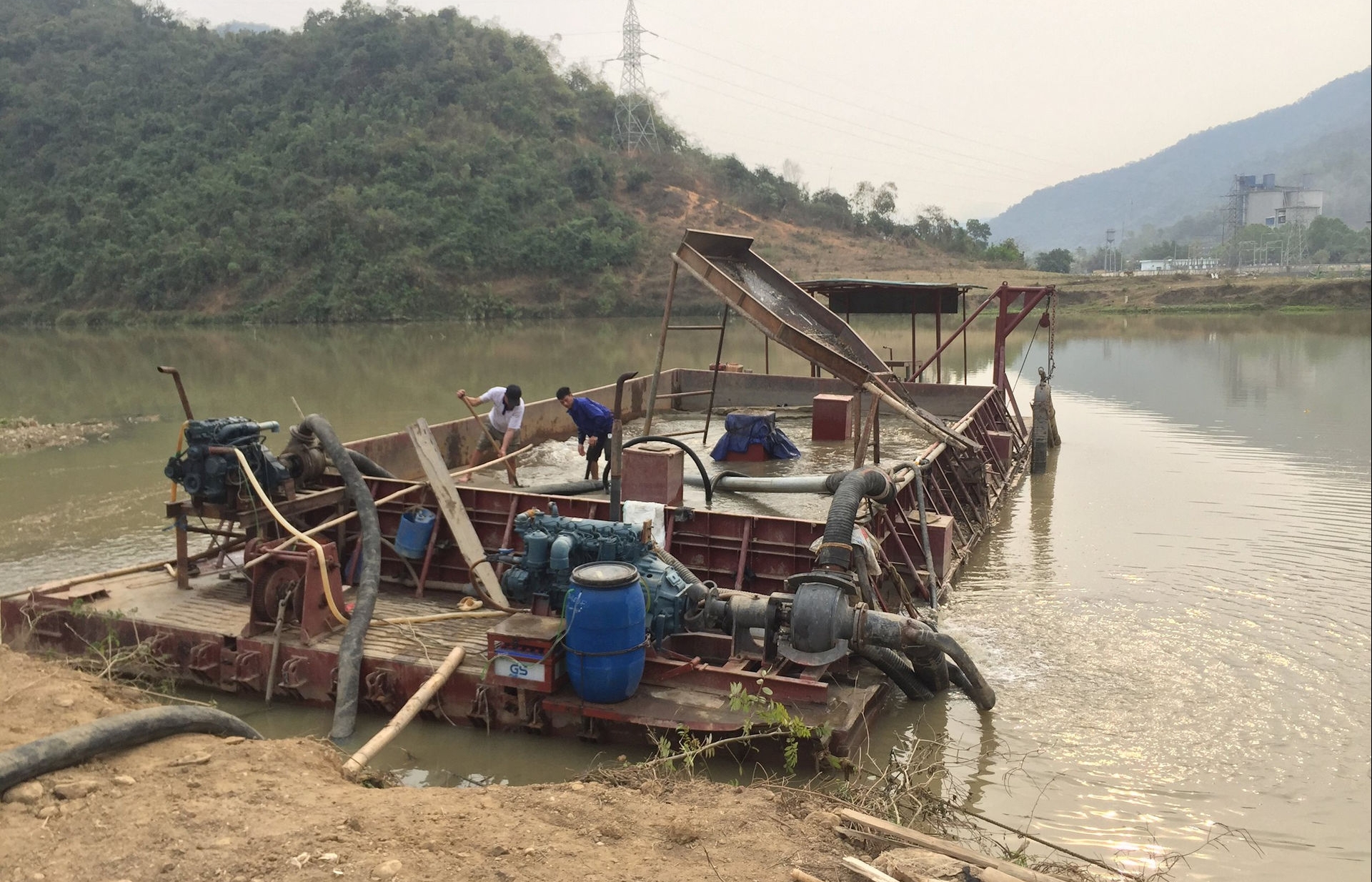 Điện Biên: Nhiều giải pháp quản lý hoạt động khai thác cát, sỏi lòng sông