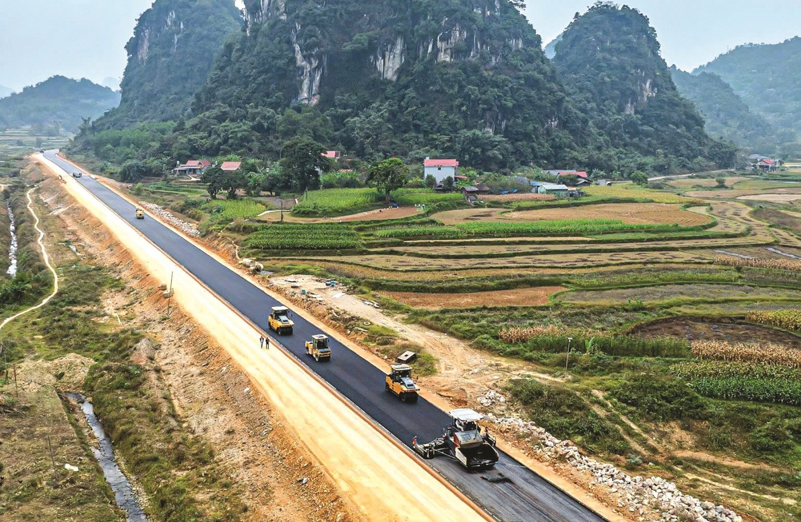Áp lực giải ngân đầu tư công trong chặng nước rút Áp lực giải ngân đầu tư công trong chặng nước rút