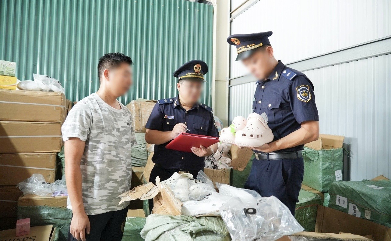 Bộ Tài chính ban hành Thông tư kiểm tra chứng từ xuất xứ hàng nhập khẩu theo quản lý rủi ro Bộ Tài chính ban hành Thông tư kiểm tra chứng từ xuất xứ hàng nhập khẩu theo quản lý rủi ro