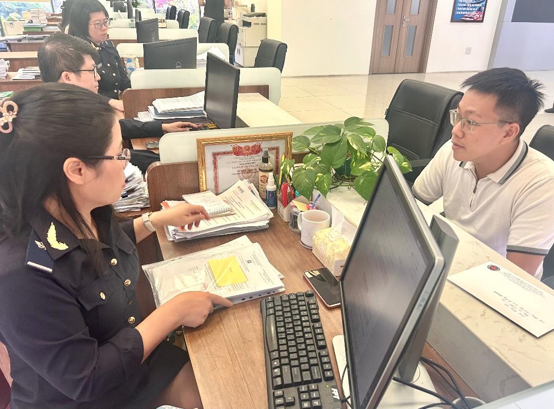 Bộ Tài chính quy định rõ thủ tục hải quan với hàng hóa mua gom của cư dân biên giới Bộ Tài chính quy định rõ thủ tục hải quan với hàng hóa mua gom của cư dân biên giới