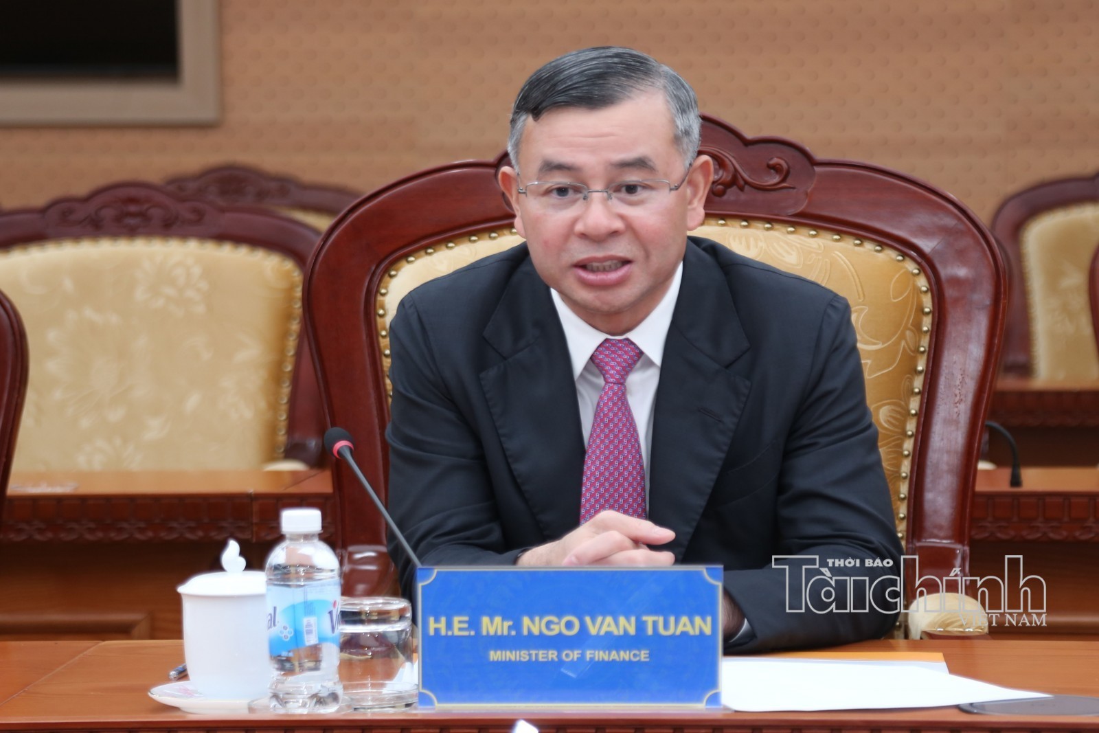 Bộ trưởng Ngô Văn Tuấn tiếp Chủ tịch Fitch Ratings Ian Linnell