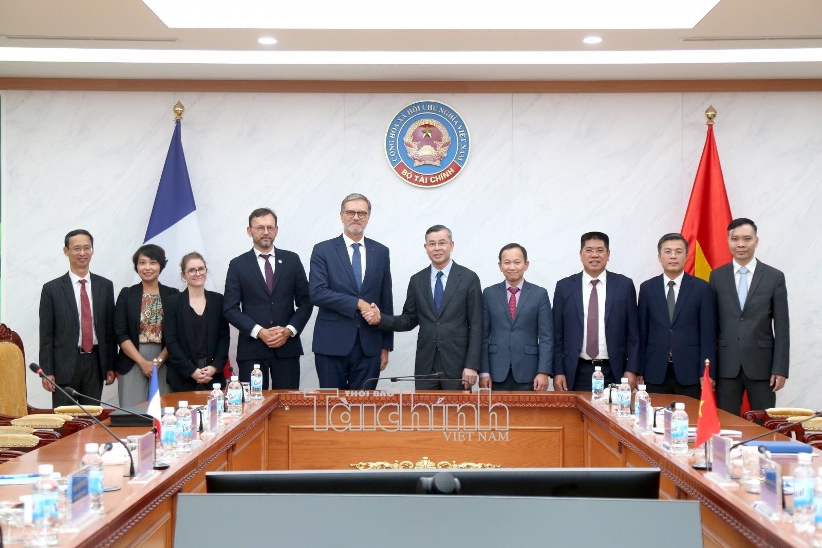 Bộ trưởng Ngô Văn Tuấn tiếp Đại sứ Pháp Olivier Brochet chào từ biệt kết thúc nhiệm kỳ Bộ trưởng Ngô Văn Tuấn tiếp Đại sứ Pháp Olivier Brochet chào từ biệt kết thúc nhiệm kỳ