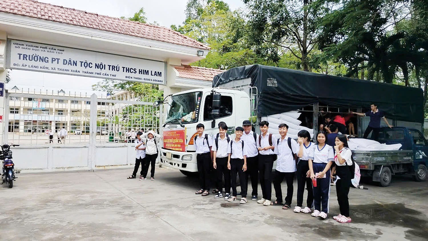 Chi cục DTNN khu vực XV: Thần tốc xuất cấp gạo hỗ trợ học sinh Cà Mau và Cần Thơ Chi cục DTNN khu vực XV: Thần tốc xuất cấp gạo hỗ trợ học sinh Cà Mau và Cần Thơ