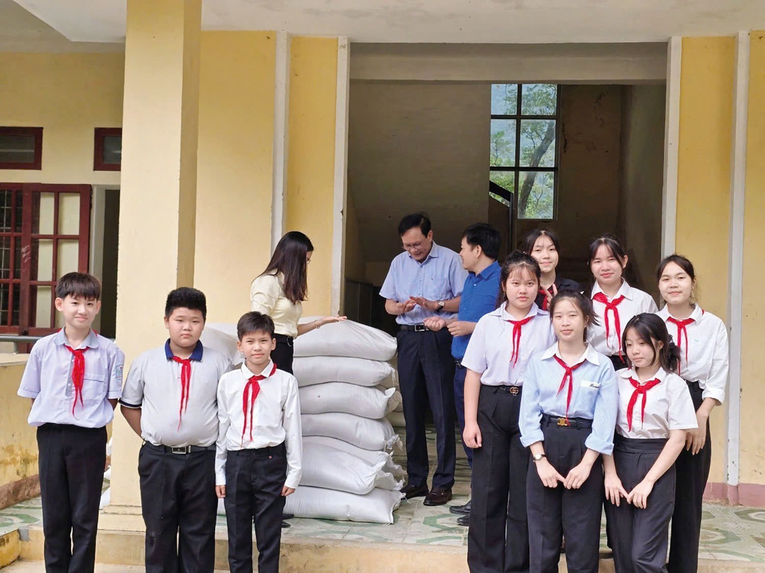 Chi cục Dự trữ Nhà nước khu vực IX: Về đích xuất cấp đợt 1 hơn 660 tấn gạo hỗ trợ học sinh Chi cục Dự trữ Nhà nước khu vực IX: Về đích xuất cấp đợt 1 hơn 660 tấn gạo hỗ trợ học sinh