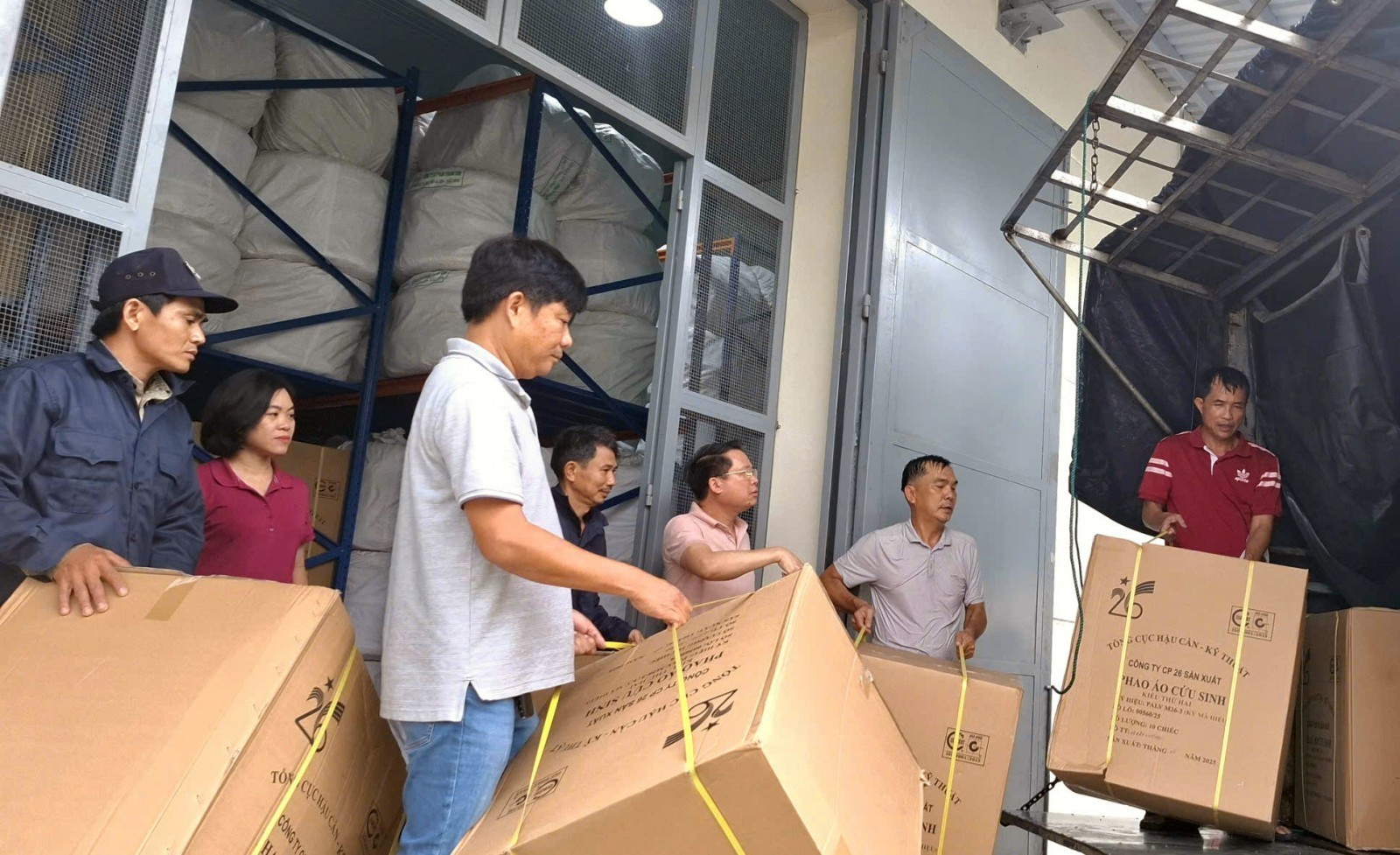 Cục Dự trữ Nhà nước đấu thầu mua 90.000 áo phao cứu sinh nhập kho dự trữ quốc gia Cục Dự trữ Nhà nước đấu thầu mua 90.000 áo phao cứu sinh nhập kho dự trữ quốc gia