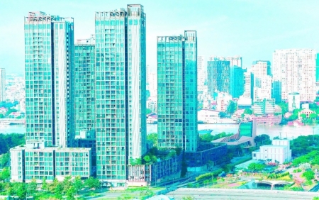 Áp lực dòng tiền, doanh nghiệp địa ốc "căng mình" tìm vốn