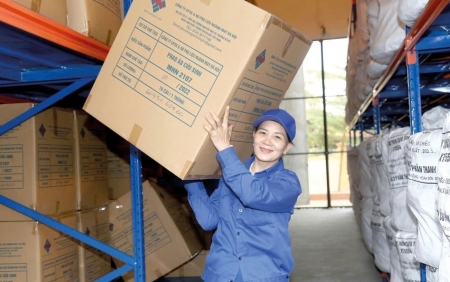 Chủ động bảo đảm an toàn hàng dự trữ quốc gia mùa mưa bão