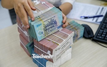 Thu hẹp phạm vi chi tiền mặt, mở rộng thanh toán cá nhân qua tài khoản