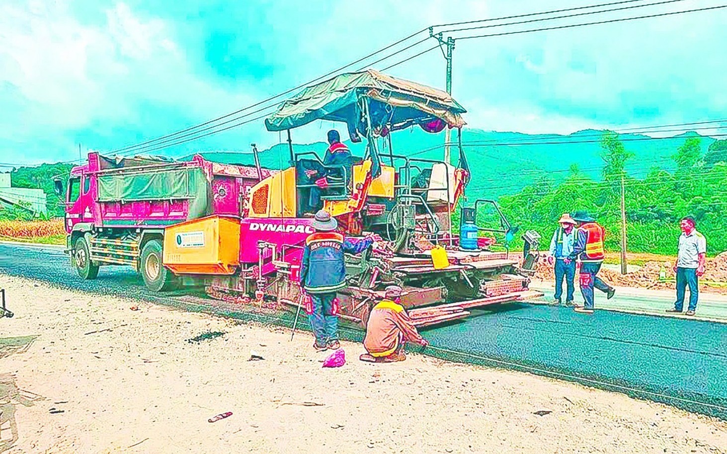Nỗ lực lấp “khoảng hở” tiến độ tại các dự án liên kết vùng