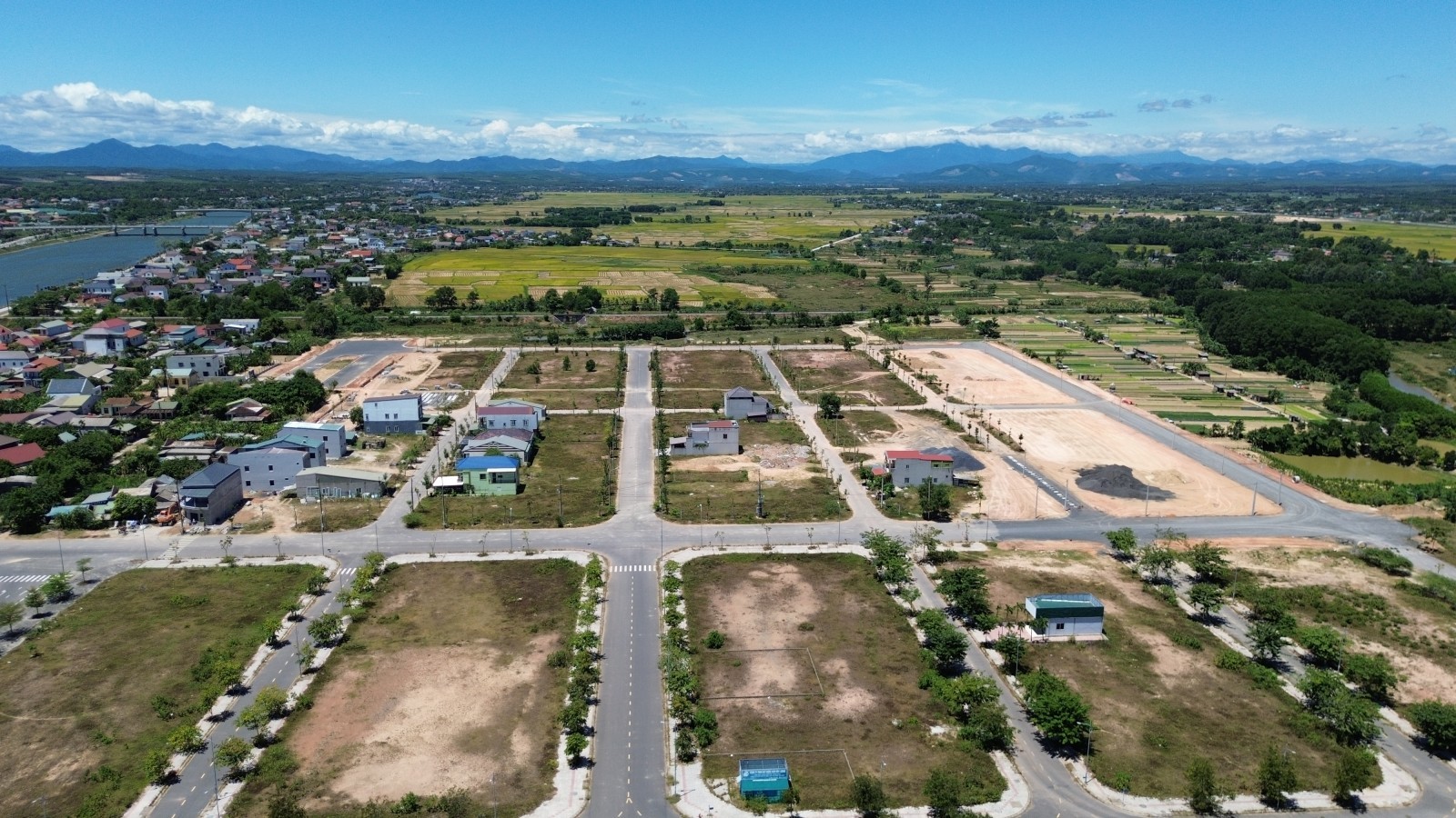 Quảng Trị kỳ vọng tăng nguồn thu ngân sách từ việc đấu giá các dự án phát triển quỹ đất. Ảnh (Dự án khu đô thị Bắc sông Hiếu): Ngọc Tân