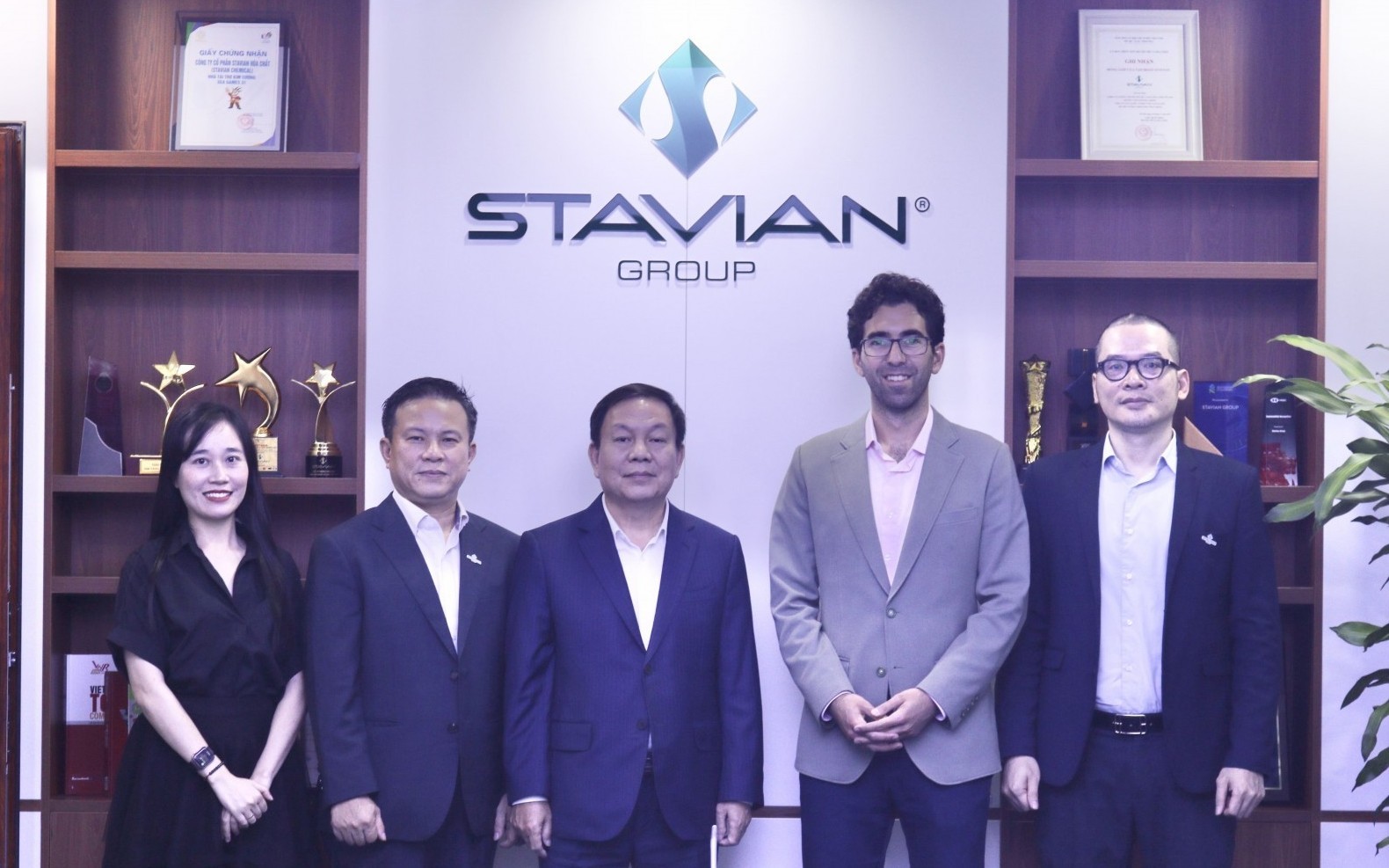 Tập đoàn Stavian trao đổi với chuyên gia RAND về phát triển hạ tầng siêu trí tuệ và hợp tác công nghệ Việt Nam – Hoa Kỳ