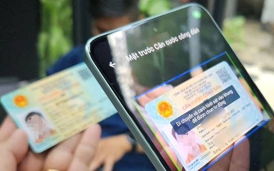Từ CCCD đến smartphone: Cách công nghệ đang thay đổi trải nghiệm tài chính