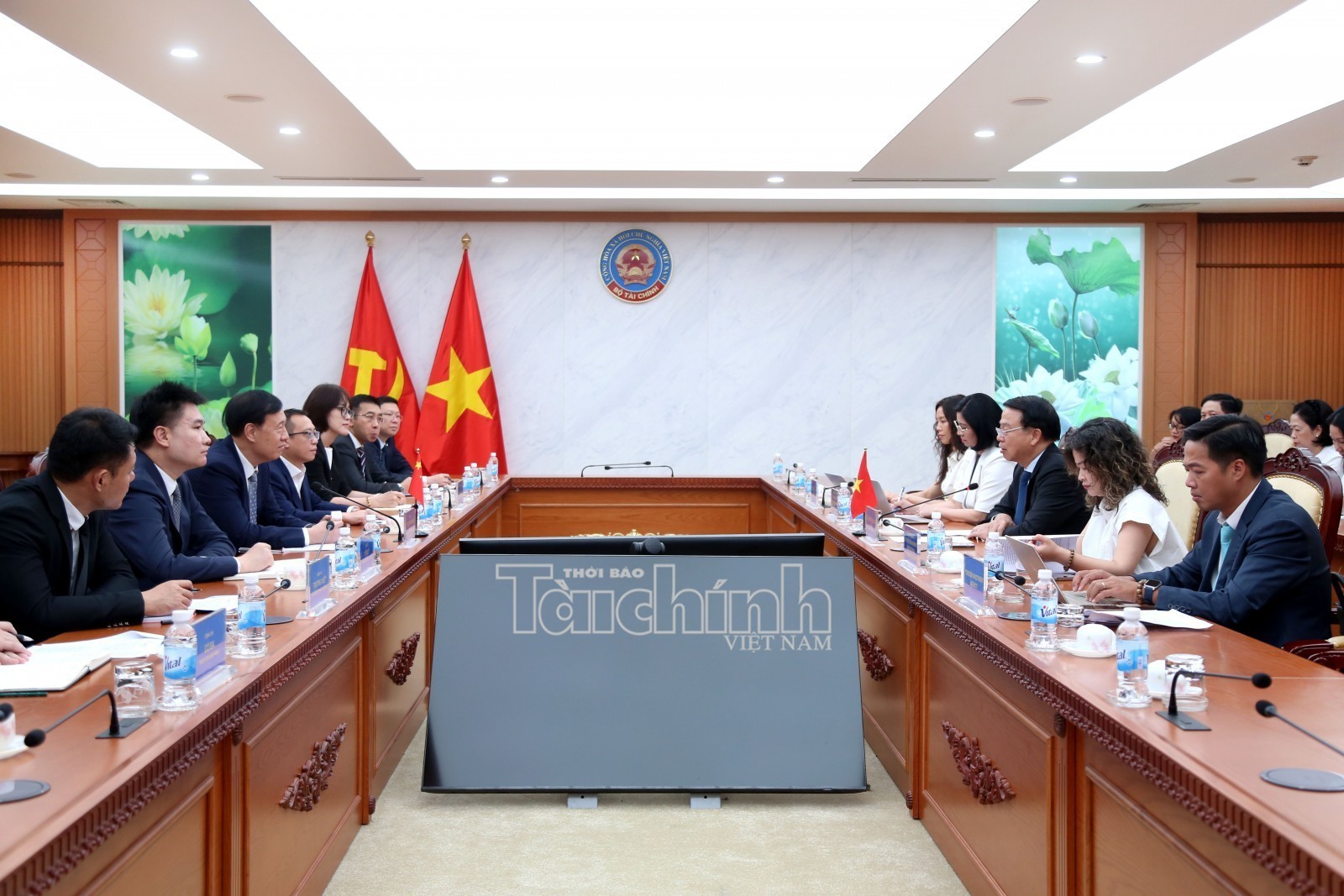 Việt Nam - Trung Quốc: Thúc đẩy quản lý và phát triển khu vực kinh tế tư nhân Việt Nam - Trung Quốc: Thúc đẩy quản lý và phát triển khu vực kinh tế tư nhân